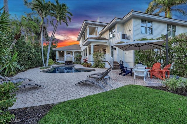 1550 GORDON DR, Naples, FL 34102