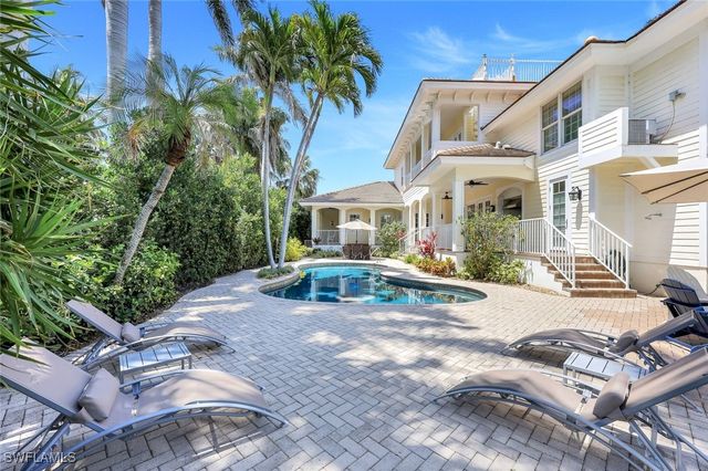 1550 GORDON DR, Naples, FL 34102