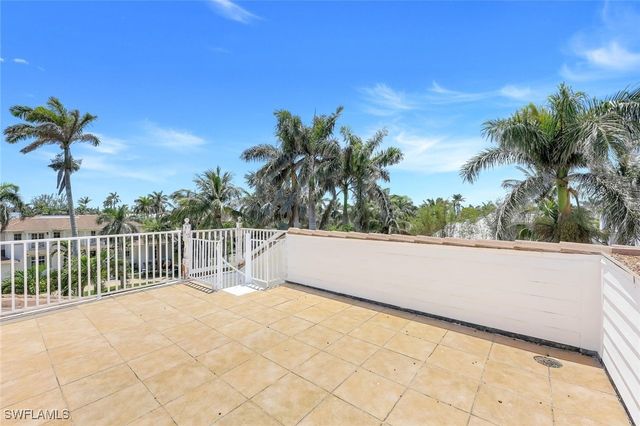 1550 GORDON DR, Naples, FL 34102