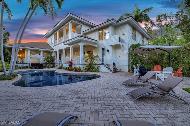 1550 GORDON DR, Naples, FL 34102