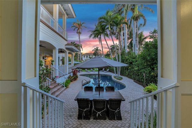 1550 GORDON DR, Naples, FL 34102