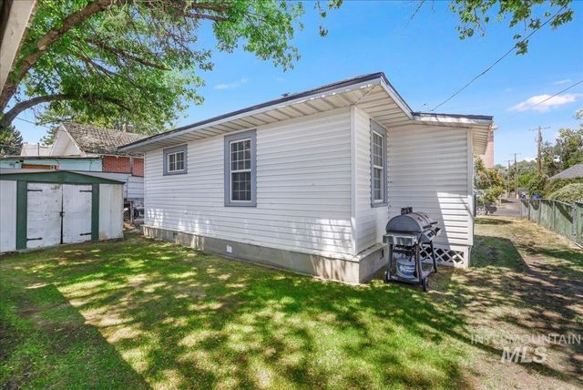 216 N Eden, Twin Falls, ID 83301