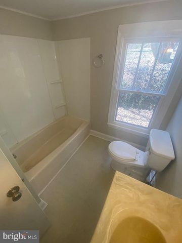 5975 TUSCARORA PIKE, Martinsburg, WV 25403