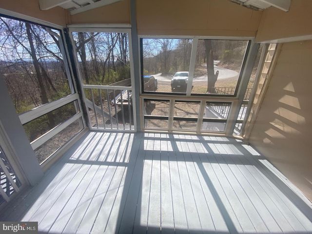 5975 TUSCARORA PIKE, Martinsburg, WV 25403