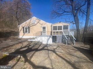 5975 TUSCARORA PIKE, Martinsburg, WV 25403