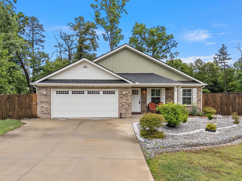 185 Lee Drive, Chesnee, SC 28323