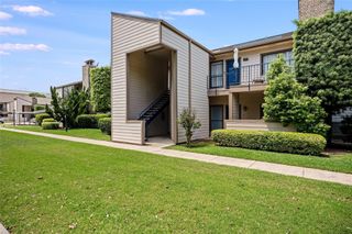 7060 N Holiday Dr, Galveston, TX 77550