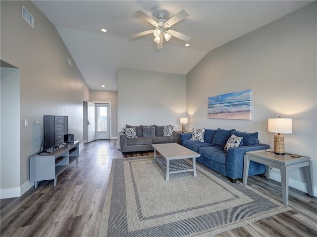 1107 S 11th St 39, Port Aransas, TX 78373