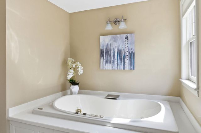 25 Buttonwood Drive, Derry, NH 03038