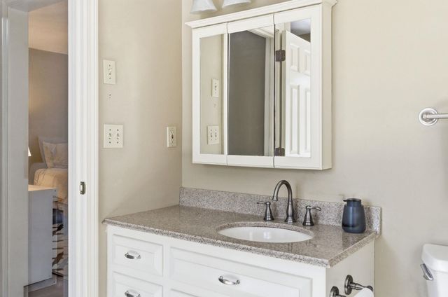 25 Buttonwood Drive, Derry, NH 03038