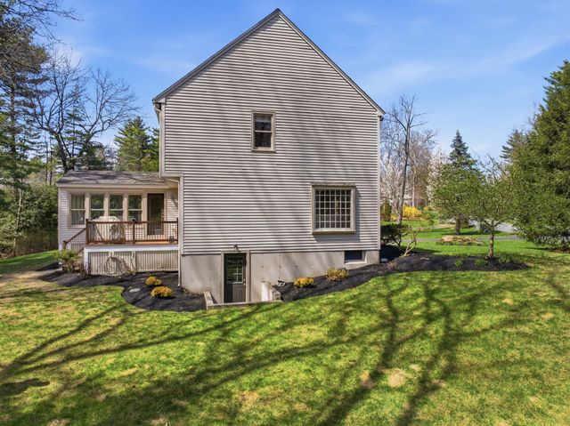 25 Buttonwood Drive, Derry, NH 03038