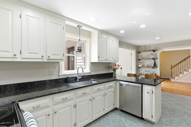 25 Buttonwood Drive, Derry, NH 03038