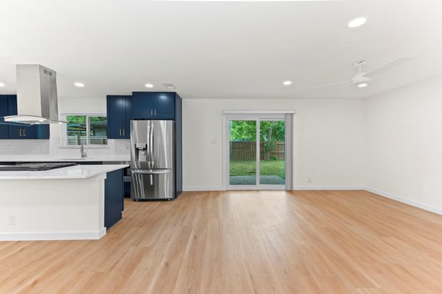 2914 Loyola LN, Austin, TX 78723