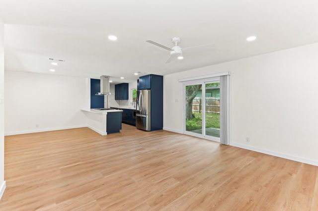 2914 Loyola LN, Austin, TX 78723