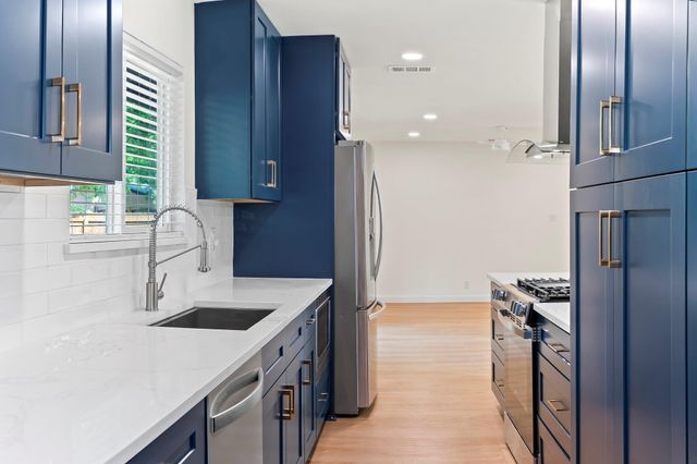 2914 Loyola LN, Austin, TX 78723