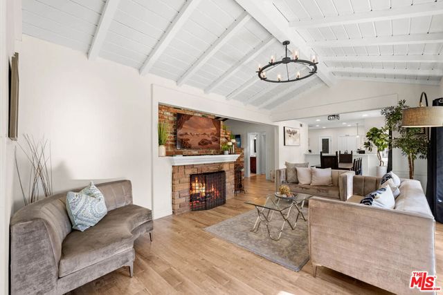 5932 Lubao Avenue, Woodland Hills, CA 91367