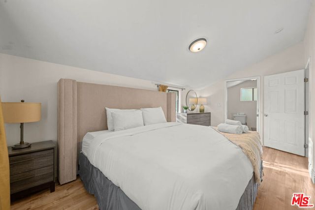 5932 Lubao Avenue, Woodland Hills, CA 91367