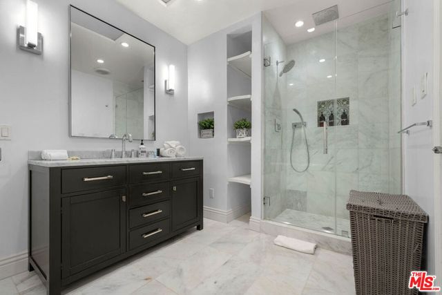 5932 Lubao Avenue, Woodland Hills, CA 91367