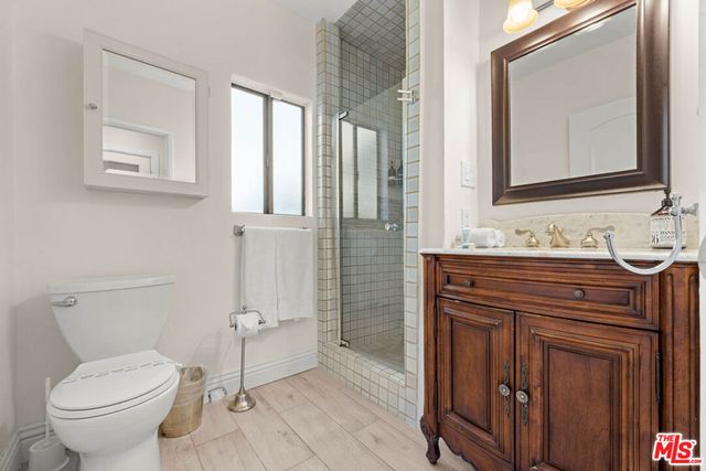 5932 Lubao Avenue, Woodland Hills, CA 91367
