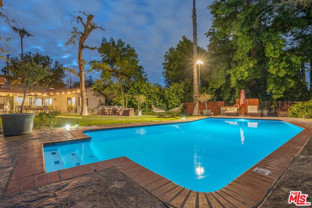 5932 Lubao Avenue, Woodland Hills, CA 91367