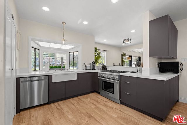 5932 Lubao Avenue, Woodland Hills, CA 91367