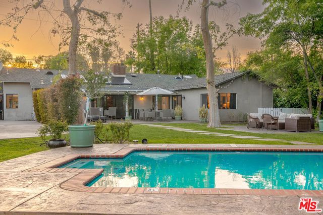 5932 Lubao Avenue, Woodland Hills, CA 91367