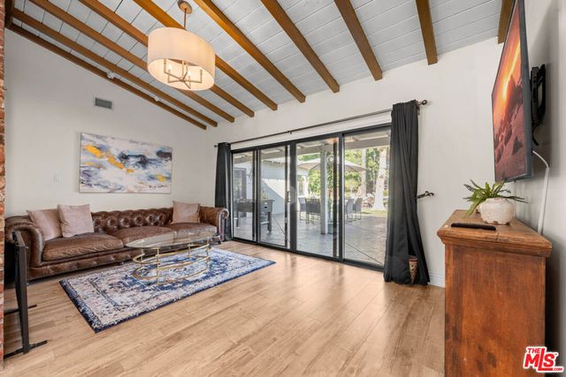 5932 Lubao Avenue, Woodland Hills, CA 91367