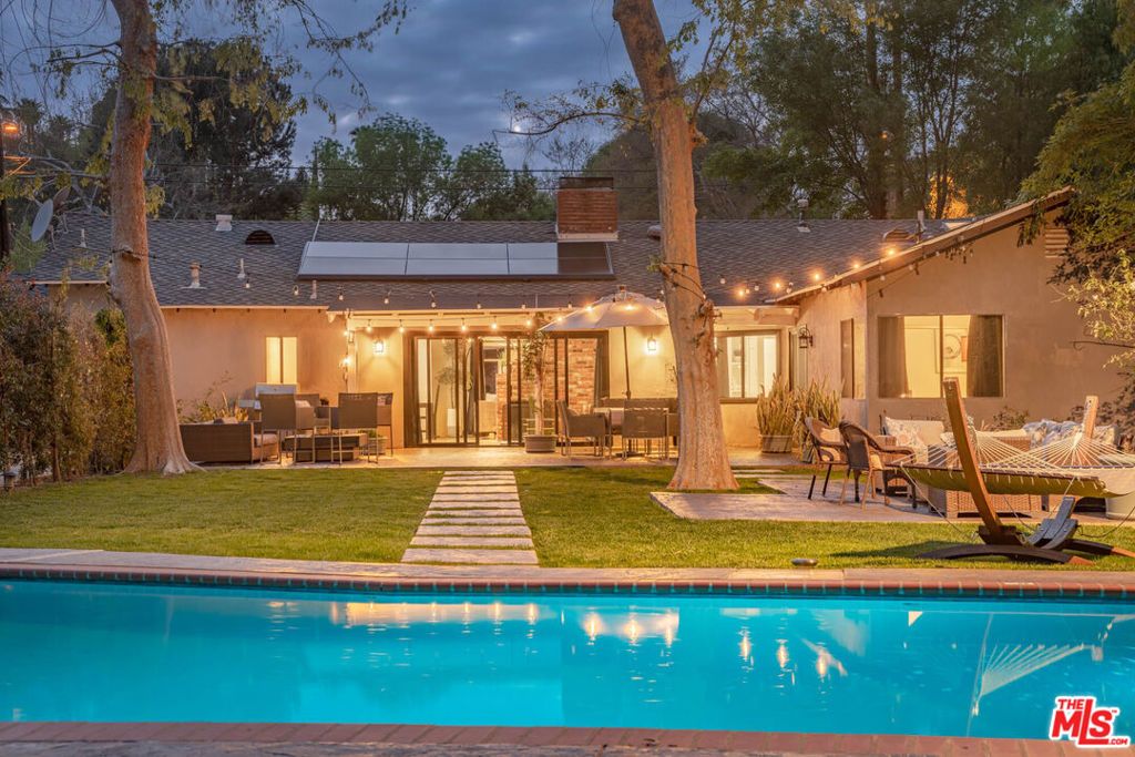 5932 Lubao Avenue, Woodland Hills, CA 91367
