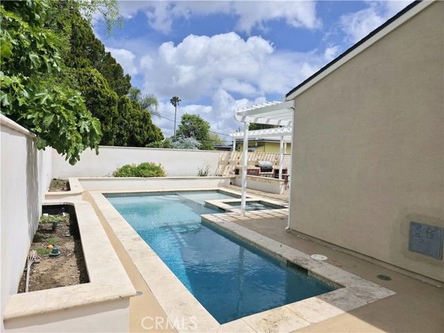5339 Veloz Avenue, Tarzana (los Angeles), CA 91356