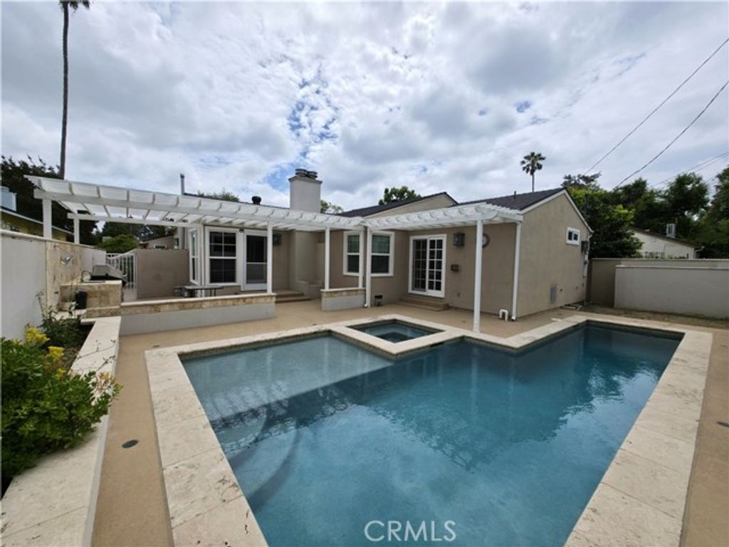 5339 Veloz Avenue, Tarzana (los Angeles), CA 91356