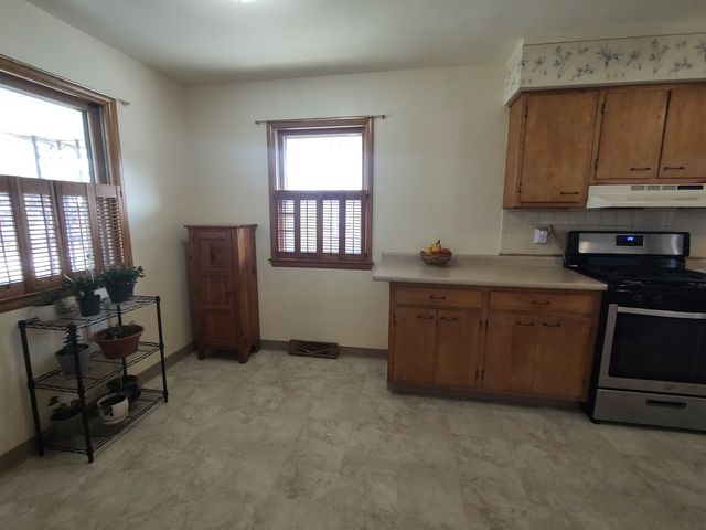 116 N Vale Avenue, Rockford, IL 61107