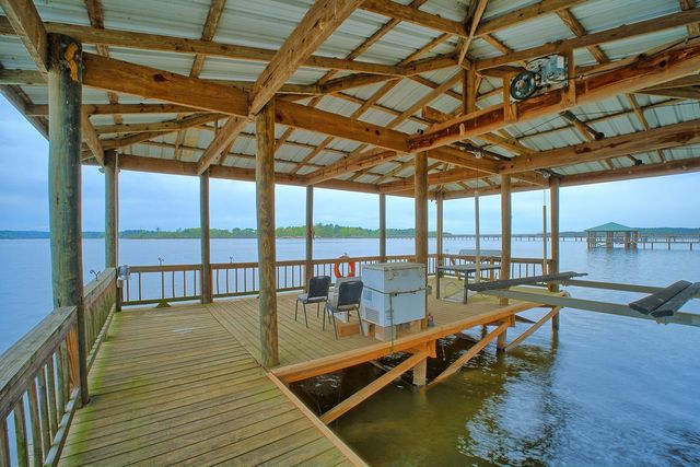 202 Tipperary Drive, Milam, TX 75959