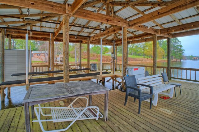 202 Tipperary Drive, Milam, TX 75959