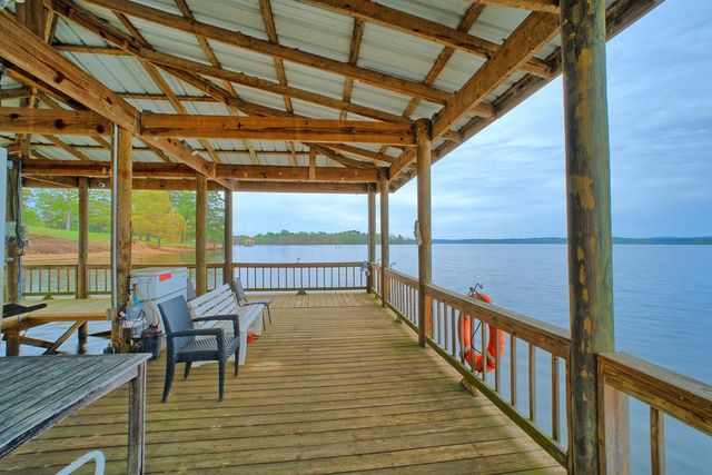 202 Tipperary Drive, Milam, TX 75959