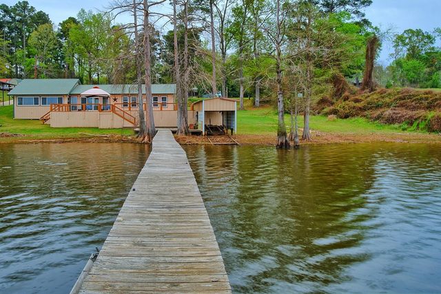 202 Tipperary Drive, Milam, TX 75959