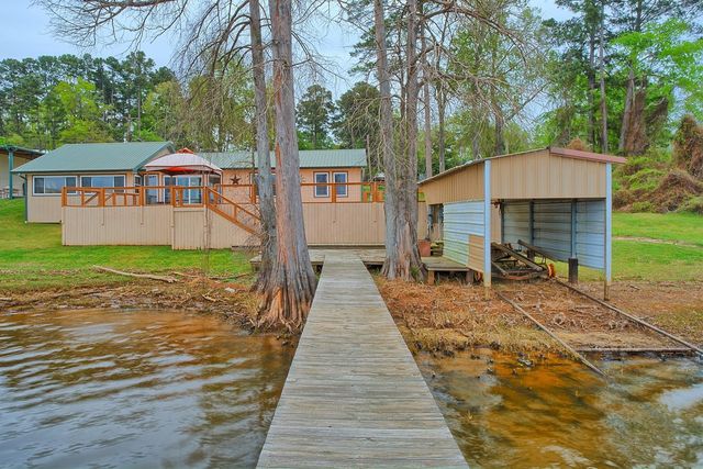 202 Tipperary Drive, Milam, TX 75959