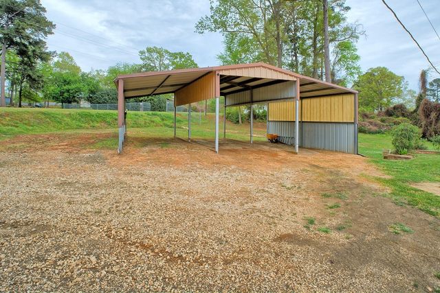 202 Tipperary Drive, Milam, TX 75959