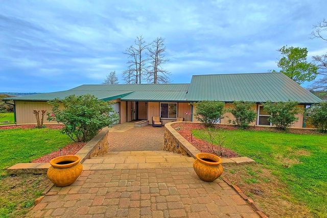 202 Tipperary Drive, Milam, TX 75959