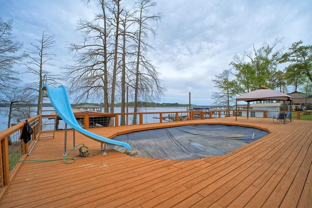 202 Tipperary Drive, Milam, TX 75959