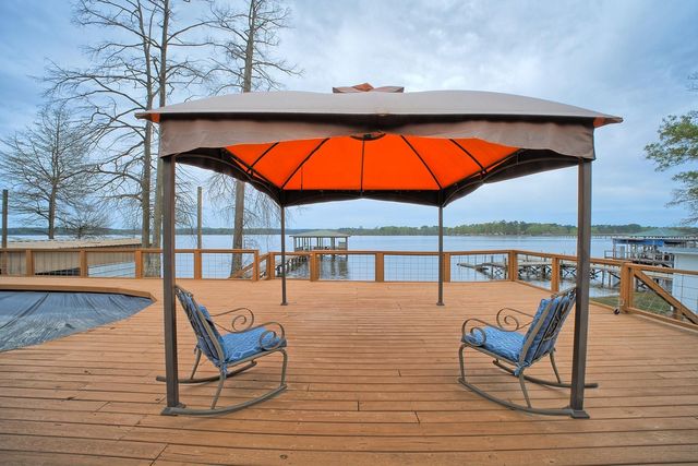 202 Tipperary Drive, Milam, TX 75959