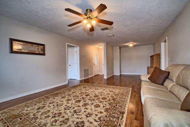 202 Tipperary Drive, Milam, TX 75959