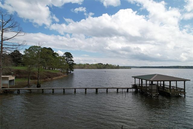 202 Tipperary Drive, Milam, TX 75959