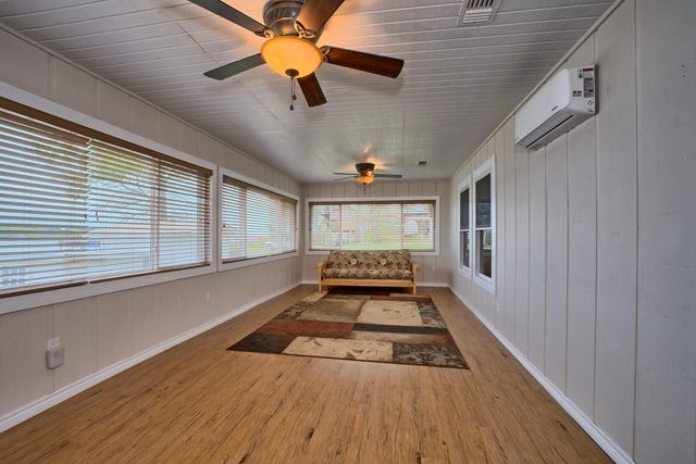 202 Tipperary Drive, Milam, TX 75959