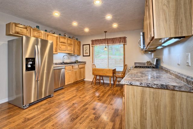 202 Tipperary Drive, Milam, TX 75959