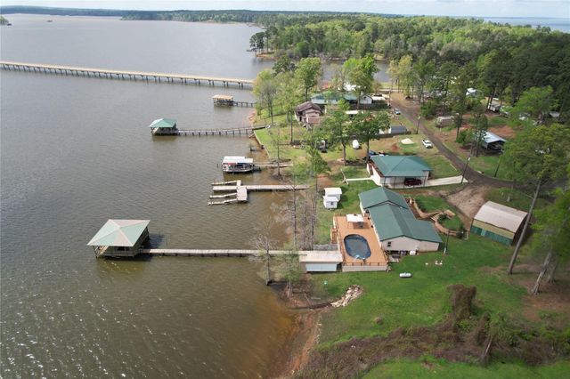 202 Tipperary Drive, Milam, TX 75959