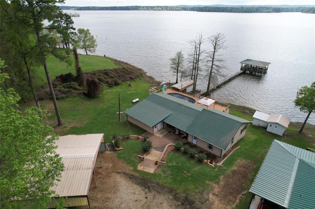 202 Tipperary Drive, Milam, TX 75959