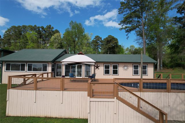 202 Tipperary Drive, Milam, TX 75959