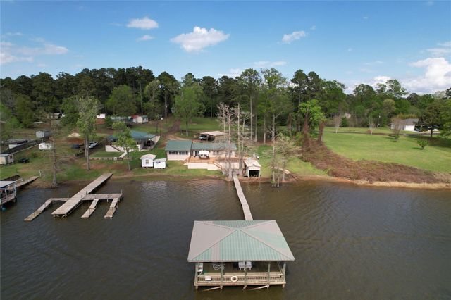 202 Tipperary Drive, Milam, TX 75959