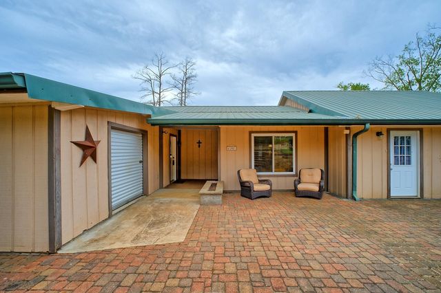 202 Tipperary Drive, Milam, TX 75959