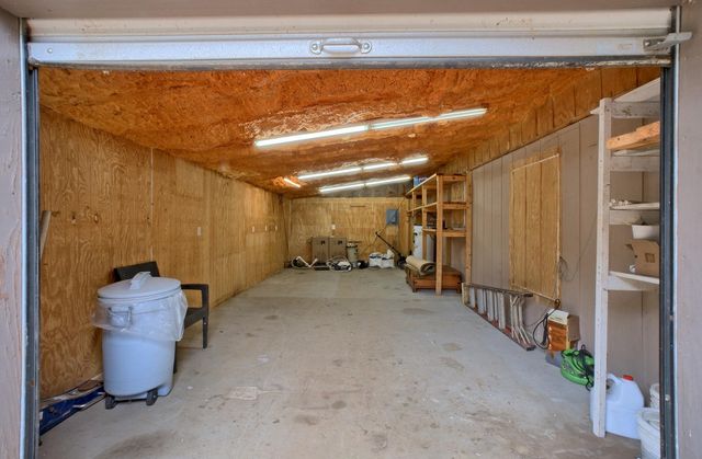 202 Tipperary Drive, Milam, TX 75959